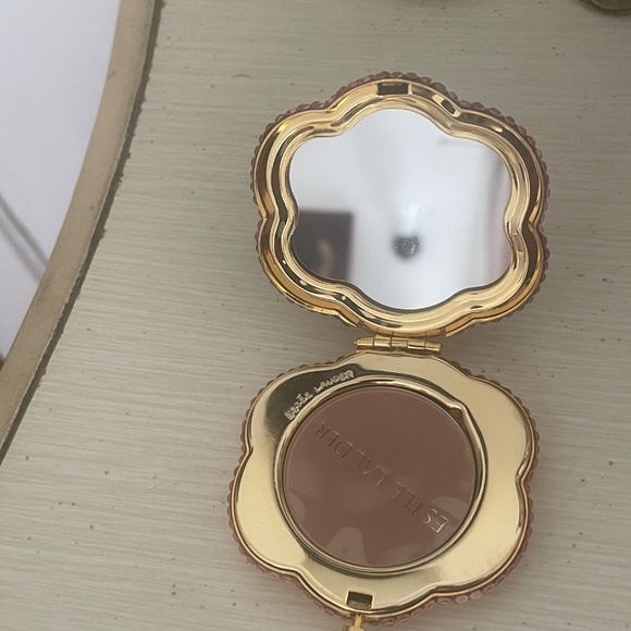 Estee Lauder compacts lot - Picture 12 of 12